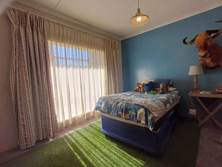 4 Bedroom Property for Sale in Flamwood North West